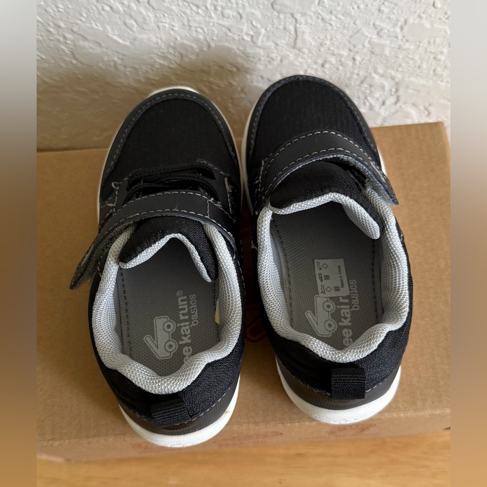 See Kai Run Basics Toddler Girls' Tenny Sneakers Black 10T:
